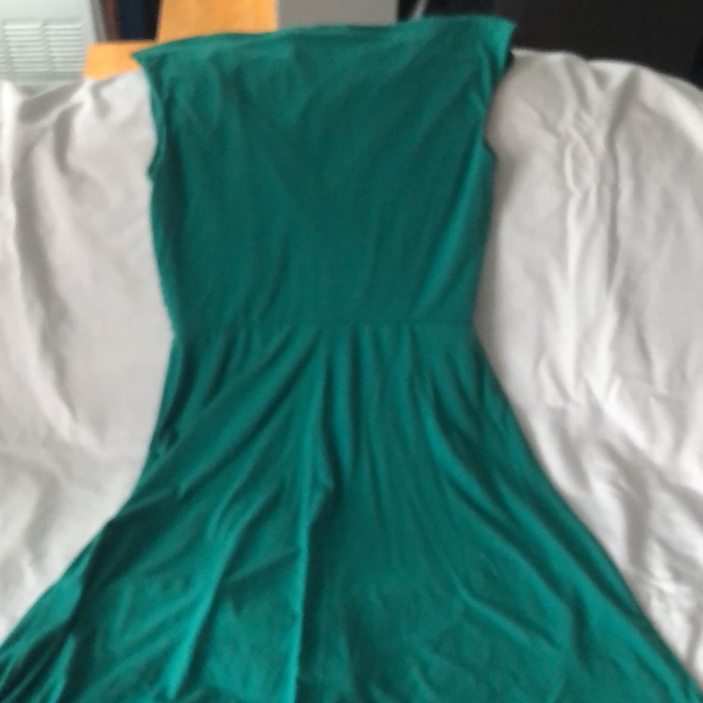 Emerald Dress - Picture 5 of 6